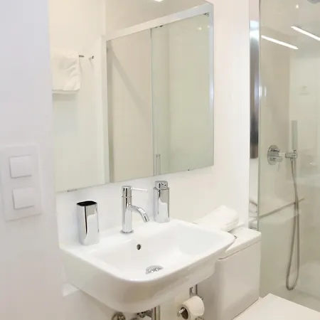 Piso Exclusivo Frente Al Casco Viejo Con Parking Gratis Apartment *