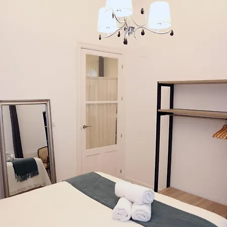 Piso Exclusivo Frente Al Casco Viejo Con Parking Gratis * Bilbao