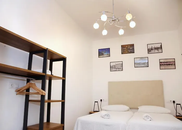 Apartamento Piso Exclusivo Frente Al Casco Viejo Con Parking Gratis *