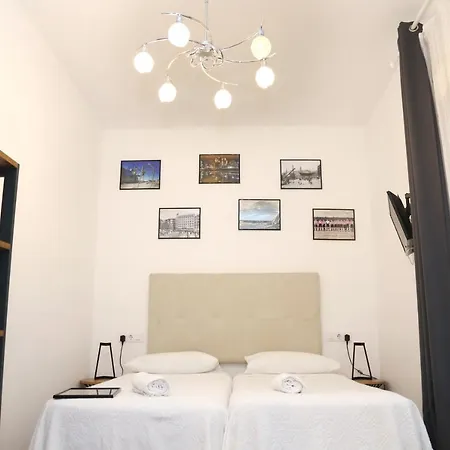 Piso Exclusivo Frente Al Casco Viejo Con Parking Gratis * Bilbao