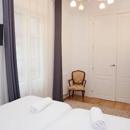 Apartment Piso Exclusivo Frente Al Casco Viejo Con Parking Gratis *