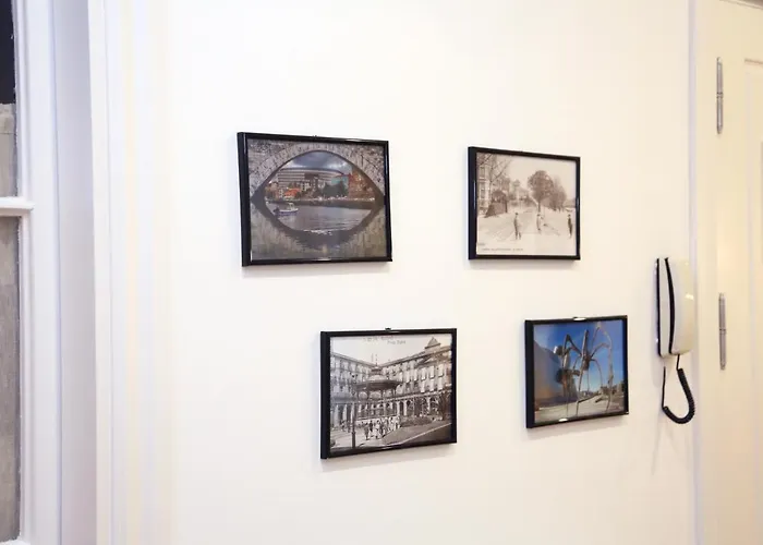 Piso Exclusivo Frente Al Casco Viejo Con Parking Gratis דירה בילבאו