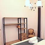 Piso Exclusivo Frente Al Casco Viejo Con Parking Gratis