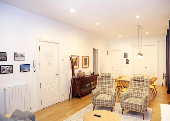 Piso Exclusivo Frente Al Casco Viejo Con Parking Gratis アパート ビルバオ