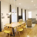Piso Exclusivo Frente Al Casco Viejo Con Parking Gratis Bilbao