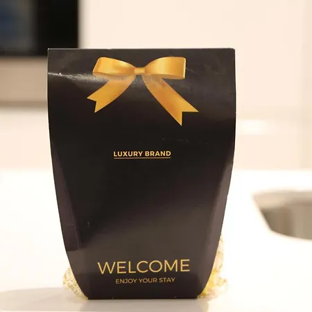 Piso Exclusivo Frente Al Casco Viejo Con Parking Gratis 公寓